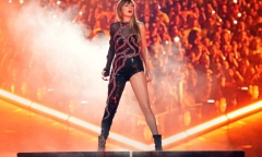 Điều khiến Taylor Swift trở thành tỷ phú ở tuổi 34