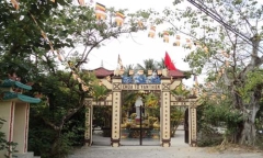 “Số phận” kỳ lạ của chiếc đại hồng chung cổ bên dòng Đồng Đen