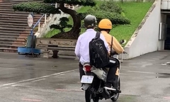 Hà Nội: Nam sinh đến nhầm điểm thi, CSGT nhanh chóng hỗ trợ để đi thi kịp giờ