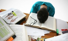 Nguyên nhân khiến các sĩ tử dễ đau đầu khi ôn thi