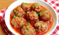 Mẹ đảm trổ tài làm ngay món thịt viên sốt cà chua mềm ngon ai cũng thích