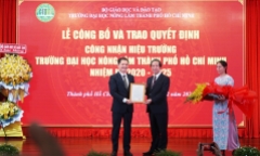 PGS ngành Thú y tiếp nhận quyết định công nhận Hiệu trưởng Trường Đại học Nông Lâm TP.HCM