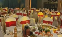 Tổ chức tiệc cưới sang chảnh nhưng không ai đến dự, thái độ của cô dâu chú rể gây bất ngờ