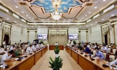 TP.HCM: Quán ăn vỉa hè dừng bán tại chỗ, phạt nguội thông qua camera