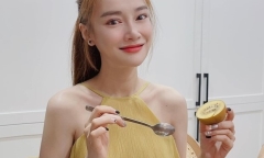 Nhã Phương lộ vóc dáng gầy gò khi mang bầu lần 2