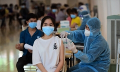 Cho phép tiêm trộn vắc-xin phòng COVID-19 của Moderna cho người đã tiêm mũi 1 Pfizer hoặc AstraZeneca