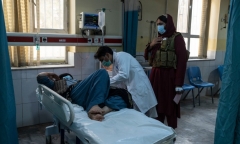 Hệ thống y tế Afghanistan bên bờ vực sụp đổ: Cạn kiệt thiết bị y tế và thuốc chữa bệnh