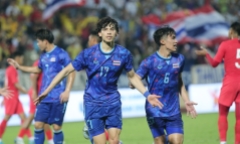 'Nhấn chìm' U23 Singapore với tỷ số 5-0, U23 Thái Lan vượt lên dẫn đầu bảng B