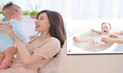 Một nhà tắm công cộng triển khai dịch vụ “thuê bố” tạm thời cho khách hàng nữ đem theo con trai nhỏ