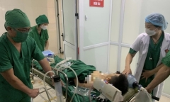 Tin tức đời sống ngày 2/4: Bé trai 10 tuổi nguy kịch sau cú ngã vào que têm trầu nhọn 