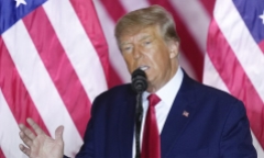 Ông Trump thông báo bị truy tố, sắp phải ra hầu tòa vì lưu trữ tài liệu mật