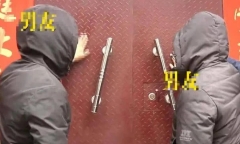 Có chồng con còn hẹn hò cùng lúc với 13 bạn trai, người phụ nữ bị cả hội đến tận nhà vạch mặt