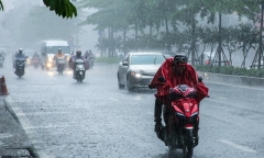Không khí lạnh tràn về, Bắc Bộ xuất hiện mưa dông, trời chuyển mát