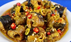 8/3 chồng vào bếp làm món lươn xào sả ớt, vợ con mê mẩn