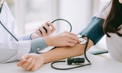 Thói quen đơn giản buổi sáng giúp kiểm soát huyết áp