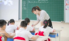Có nên làm giáo viên tiểu học hay không?