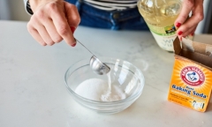 Tại sao không nên trộn baking soda và giấm để làm sạch ?
