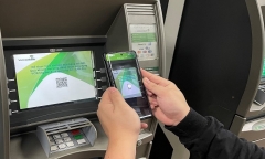 Không cần thẻ, chỉ cần quét mã QR vẫn có thể rút tiền liên ngân hàng trên ATM