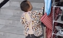 Câu chuyện đầy xót xa phía sau đoạn video ghi cảnh bé trai 2 tuổi gọi mẹ