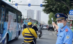 Thanh tra Sở GTVT Hà Nội tăng cường chốt trực giải tỏa ùn tắc dịp nghỉ lễ