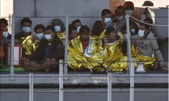 Italy giải cứu 38 người di cư ngoài khơi đảo Lampedusa