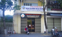 Nữ giám đốc ký giấy mời quan chức 