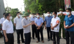 Vụ thí sinh nghi mắc COVID-19 ở Bắc Giang: Chủ tịch huyện bị tạm dừng việc điều hành UBND 