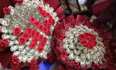 Chị em “ngả nghiêng” vì những bó hoa kết từ tiền mặt siêu đẹp trong ngày 20/10