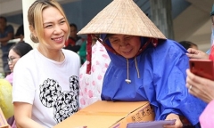 Mỹ Tâm âm thầm ủng hộ 300 triệu đồng cho Bắc Giang chống dịch COVID-19