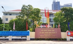 TP. HCM: UBND quận 7 tạm dừng hoạt động vì có trường hợp nghi mắc COVID-19 