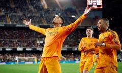 Đá 10 người, Real Madrid “ngược dòng ngoạn mục” trên sân Valencia