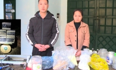 Người đàn ông rủ nữ hàng xóm xinh đẹp làm trợ thủ bán pháo nổ trái phép