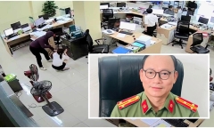 Xét xử vụ cướp ngân hàng ở Đà Nẵng: Xót xa mẹ già cúi gằm mặt giấu cảm xúc rồi bật khóc