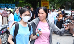 Đề thi Tiếng Anh vừa sức, nhiều thí sinh dự đoán “mưa” điểm 8,9