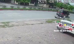 Tin tức tai nạn giao thông ngày 17/8: Xe máy tông đuôi xe Limousine, 2 người nguy kịch
