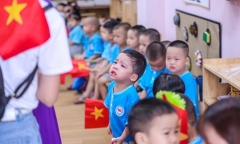 Loạt biểu cảm vừa hài hước vừa đáng yêu của các bé trong ngày khai giảng