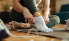 4 cách bảo vệ sóc gót chân khô, nứt nẻ trong mùa đông