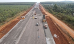 Thủ tướng yêu cầu gỡ vướng vật liệu đất đắp cao tốc Phan Thiết - Dầu Giây