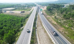 Tuyến cao tốc Cam Lộ - La Sơn sắp có có 2 trạm dừng nghỉ tạm