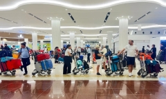 Sân bay Dubai chật vật nối lại chuyến bay sau trận lụt kinh hoàng