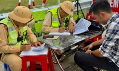Xử phạt tài xế chỉ có bằng B2 nhưng điều khiển xe khách 29 chỗ trên cao tốc