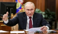 Tổng thống Putin ký 3 sắc lệnh mật cùng một ngày