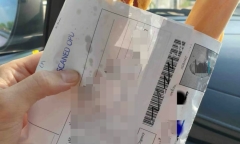 Hồ sơ bệnh án bị dùng làm giấy gói thức ăn, bệnh viện bị phạt gần 1 tỷ đồng.