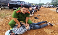 Công an truy đuổi hơn 5 km, bắt giữ Lê Văn Hậu cùng Trịnh Văn Chiêm
