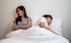 Mâu thuẫn với chồng vì không hòa hợp, người phụ nữ cầu cứu bác sĩ