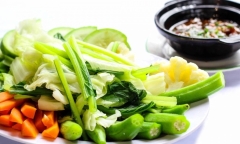 Ăn rau trước bữa cơm có giúp giảm cân hay không?