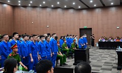 Xét xử vụ Mr Pips, Shark Bình: Bị hại ngã qụy khi gặp lại nữ bị cáo từng dụ mình đầu tư tiền tỷ