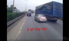 Thót tim khoảnh khắc container vượt ẩu, tạt đầu xe tập lái