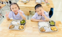 Hà Nội dự chi hơn 3.000 tỷ đồng hỗ trợ ăn bán trú cho học sinh tiểu học