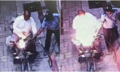 Video: Dùng điện thoại khi đổ xăng, người đàn ông bị lửa bén vào mặt 